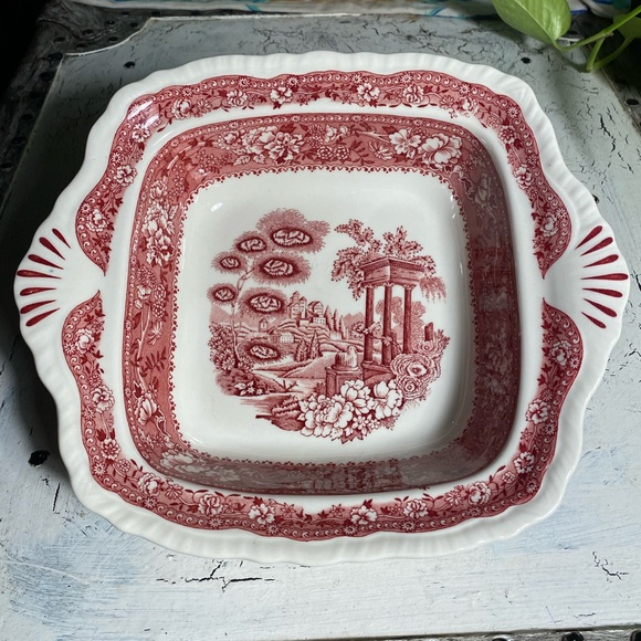 Windsor Tudor Rose 10” Sq Vegetable Serving Bowl